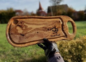 personally engraved wooden cutting board by Devil's Hole